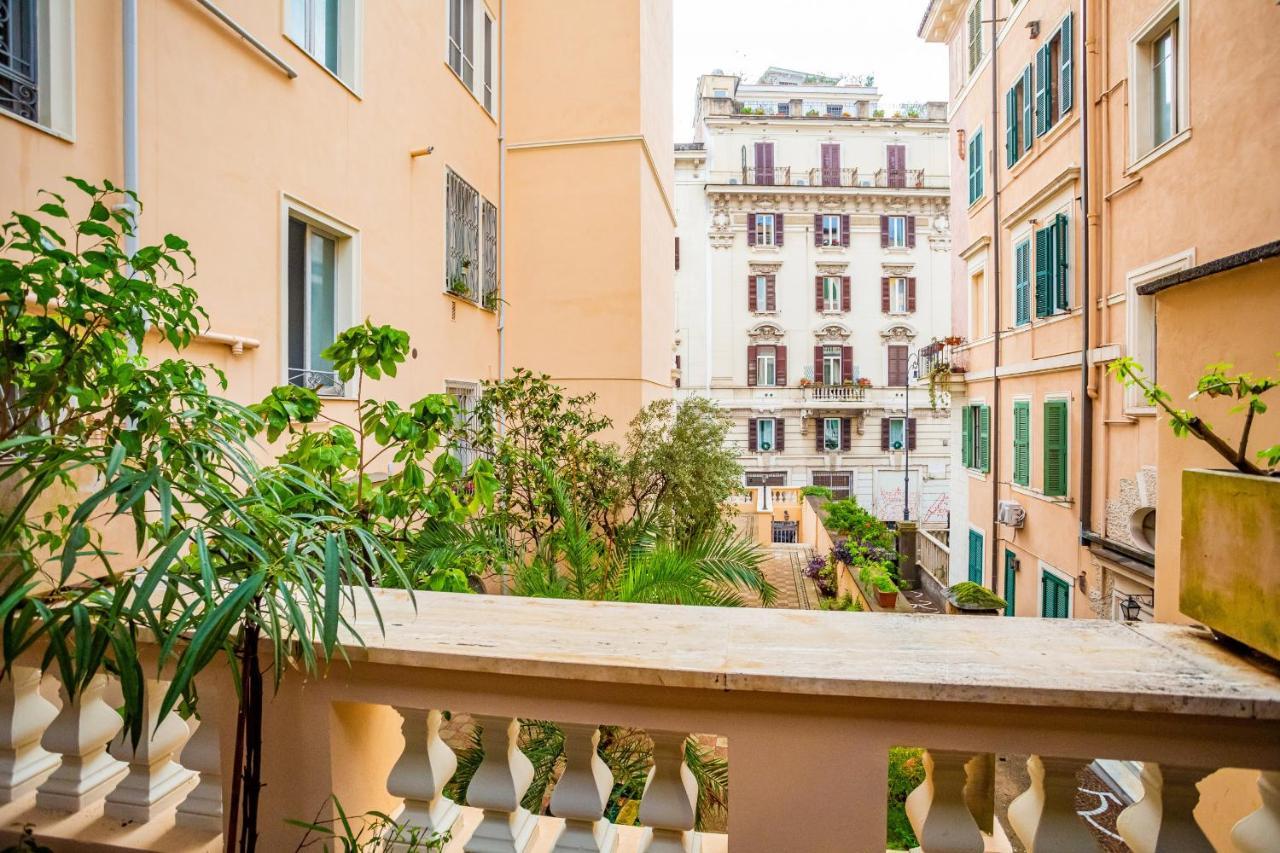Colosseum Classy Roman Home Exterior photo